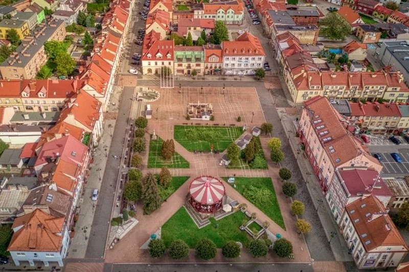 Miasto poszukuje chętnych do prowadzenia letnich ogródków na Rynku