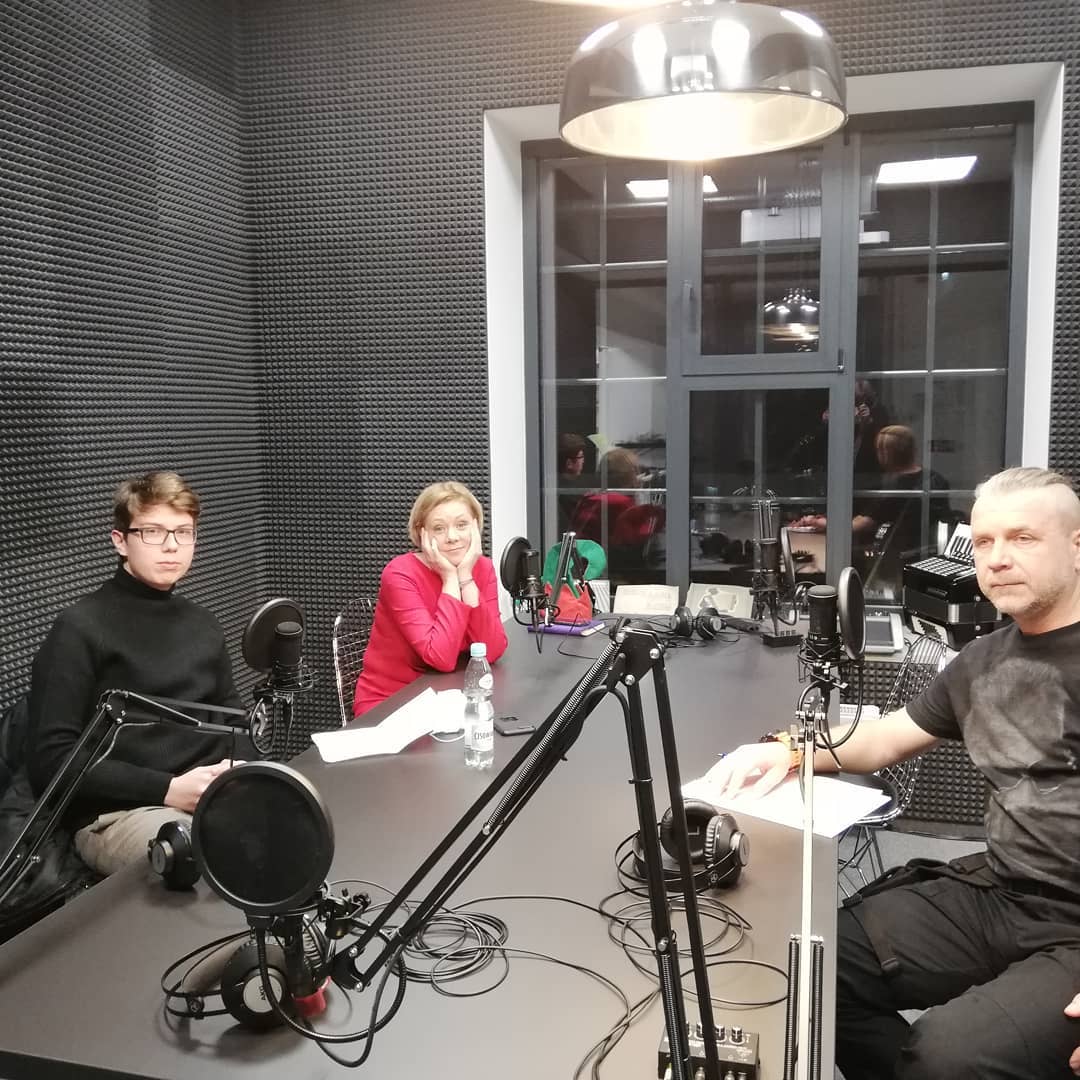 O dwóch takich, co wtargnęli do studia